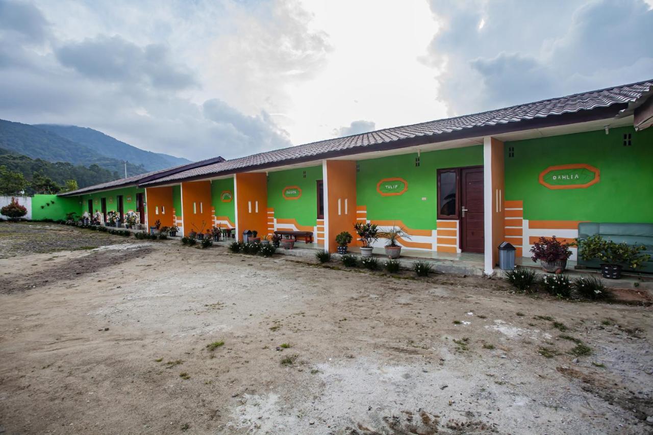 SPOT ON 2824 Hotel Permata Tongging Bagian luar foto